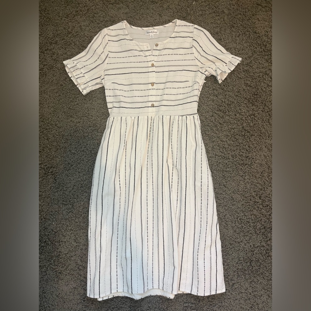 Cute Wren & Ivory Dress
